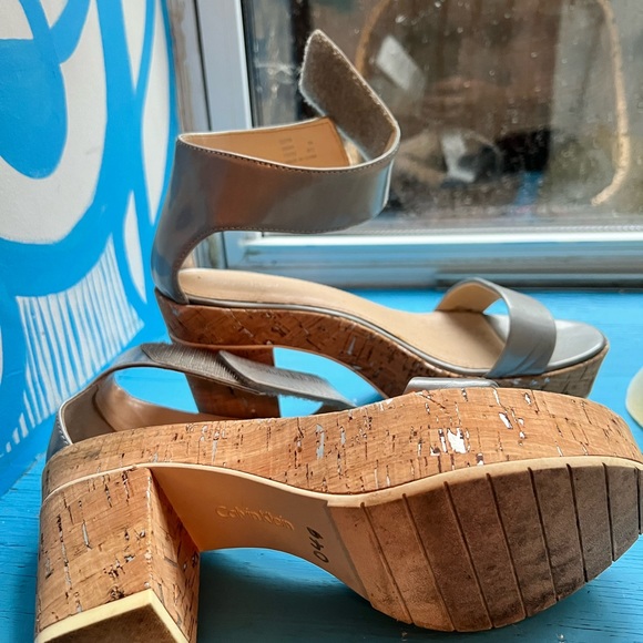 Calvin Klein platform wedged sandals - Picture 3 of 4